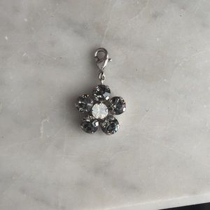 Sabika Grey Daisy Pendant